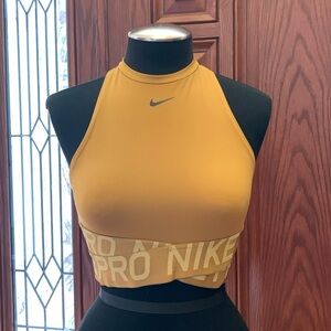 Nike Pro Athletic Crop Top